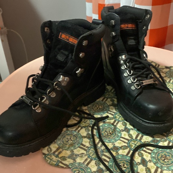 ￼ Harley Davidson lace up boots